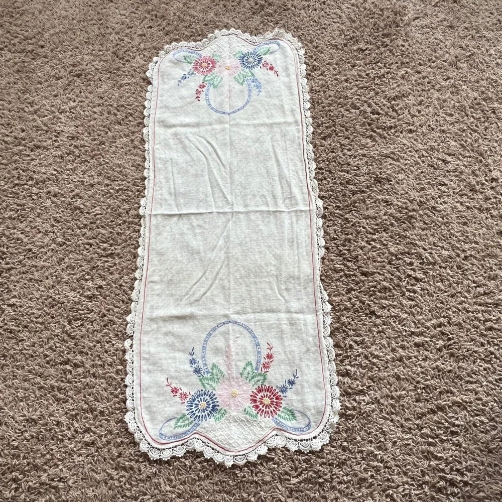 Vintage Hand Embroidered Linen Table Runner Floral Lace Trim Cottagecore 42 Inch